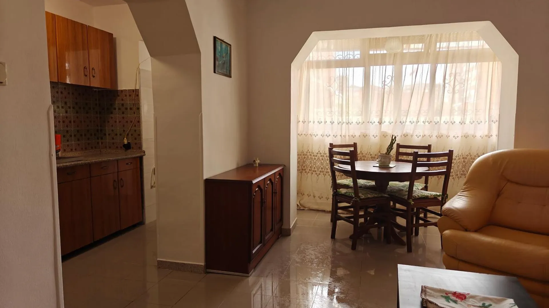 Leti'S Flat 5 Min From Bllok And From Lake Τίρανα 0*,  Αλβανία